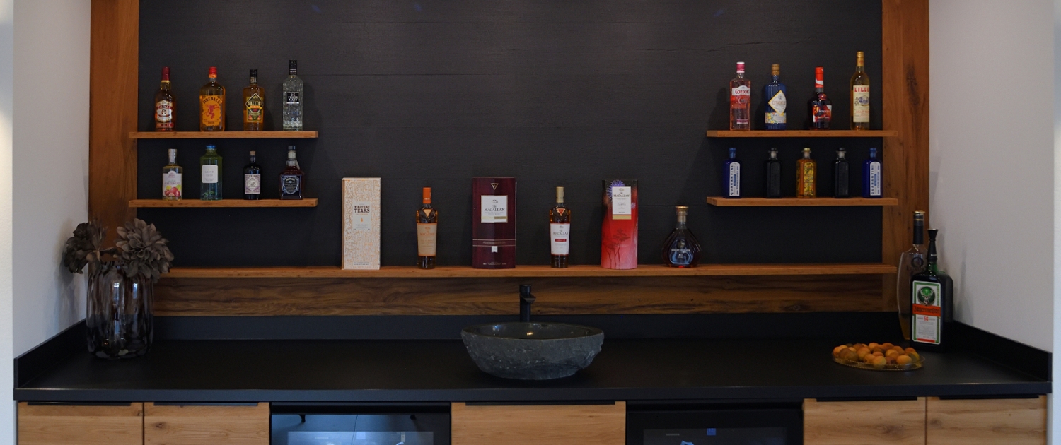 Barschrank mit Funktionalität und Ästhetik