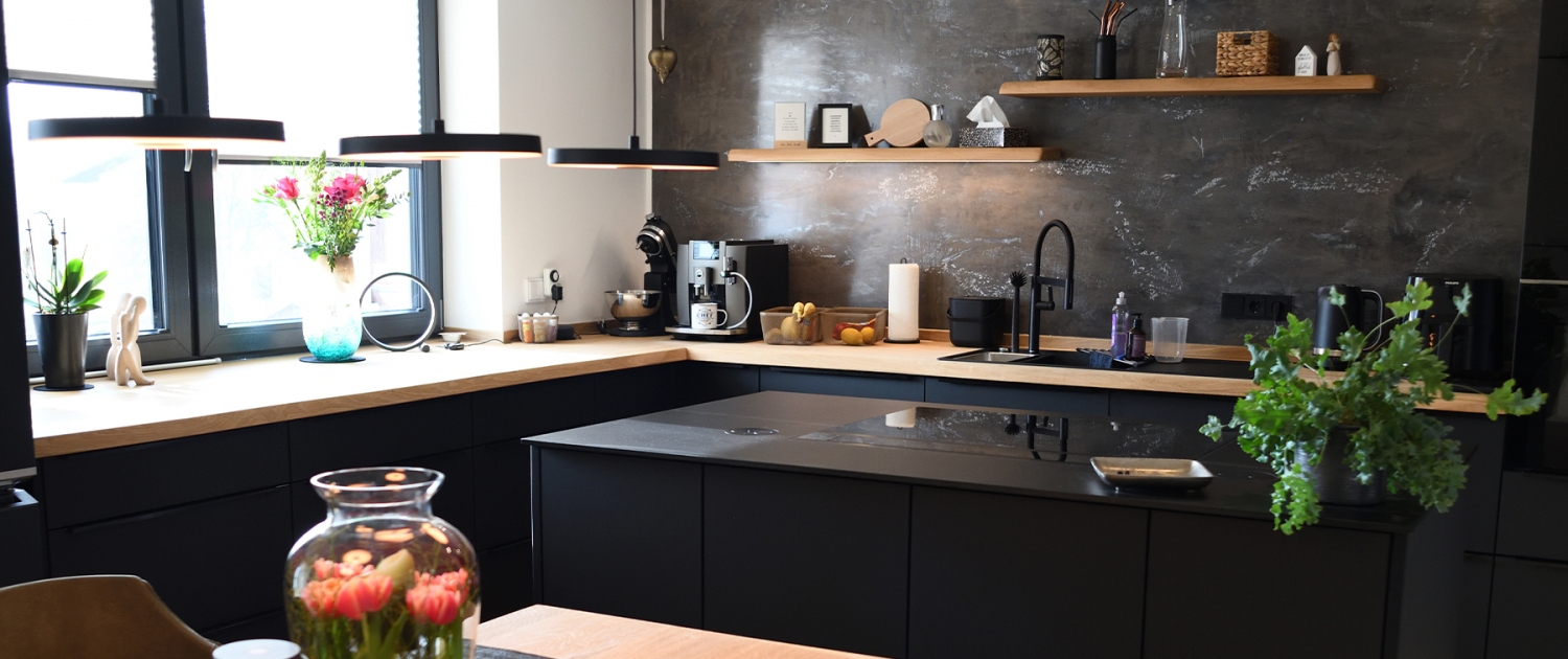 Designküche puristisch schwarz - Schreinerei Rodemer