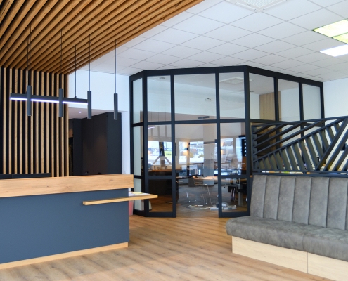 Moderne Büroeinrichtung mit Charakter - Schreinerei Rodemer